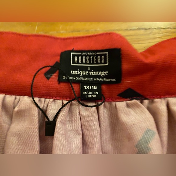 Unique Vintage Universal Monsters Frankenstein skirt size 16 - Picture 4 of 6